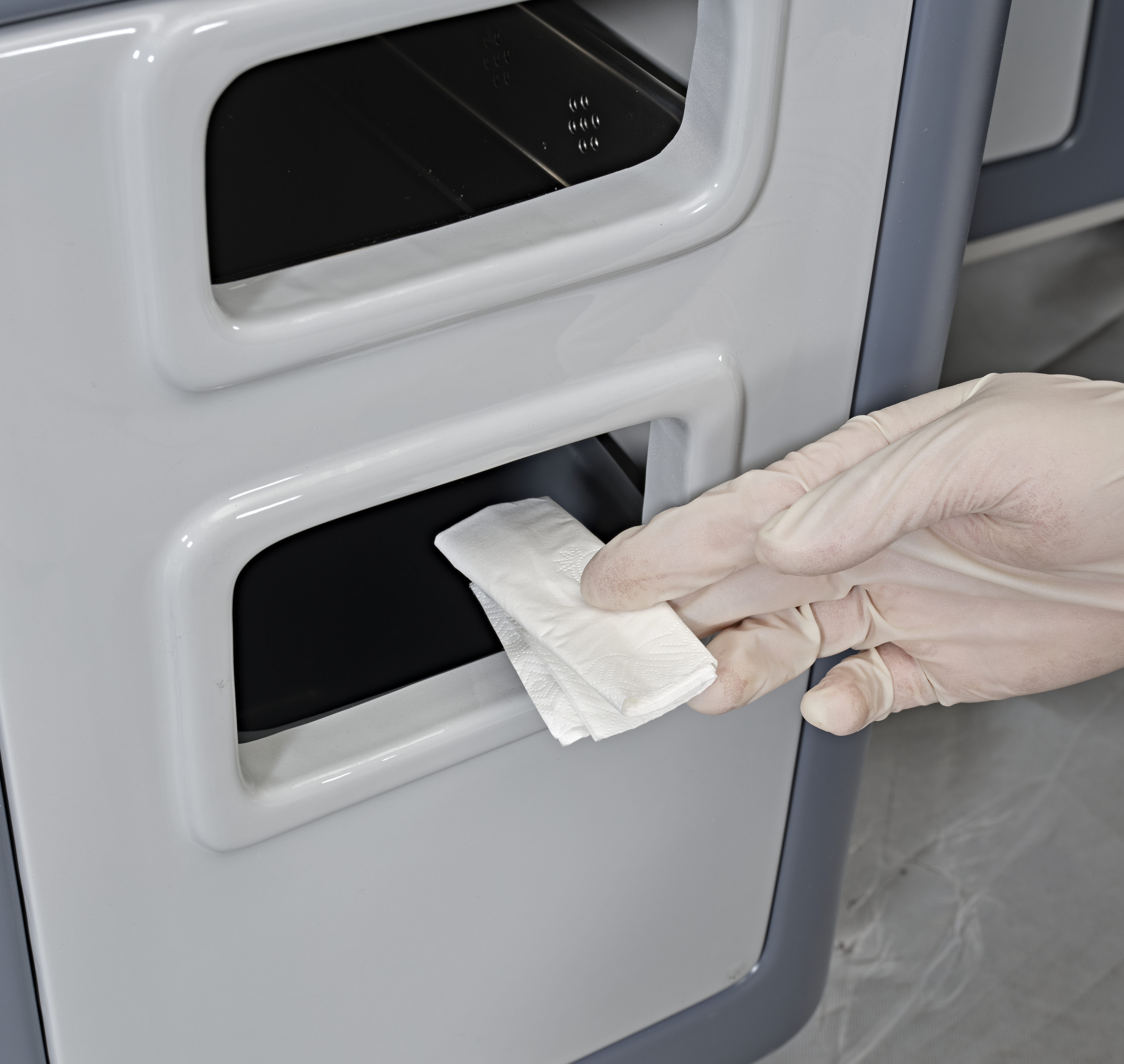 已完成的耳鼻喉检查装置耳鼻喉椅耳鼻喉手术患者手术台